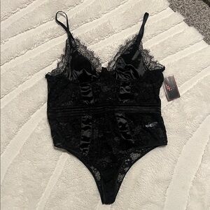 New Elegant Black Lace Chemise by Lovely Lies Size 1X/2X